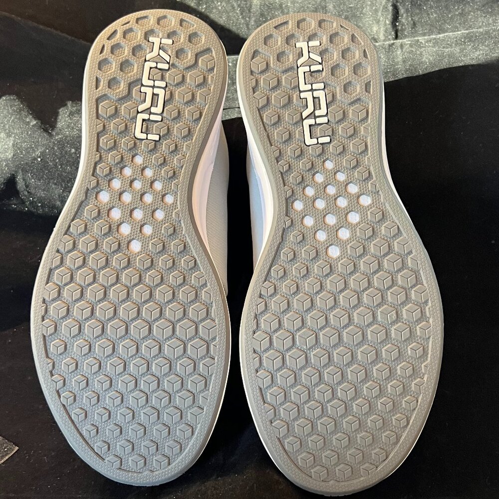 Kuru Women's Atom NIB 9.5 Wide - Picture 4 of 5